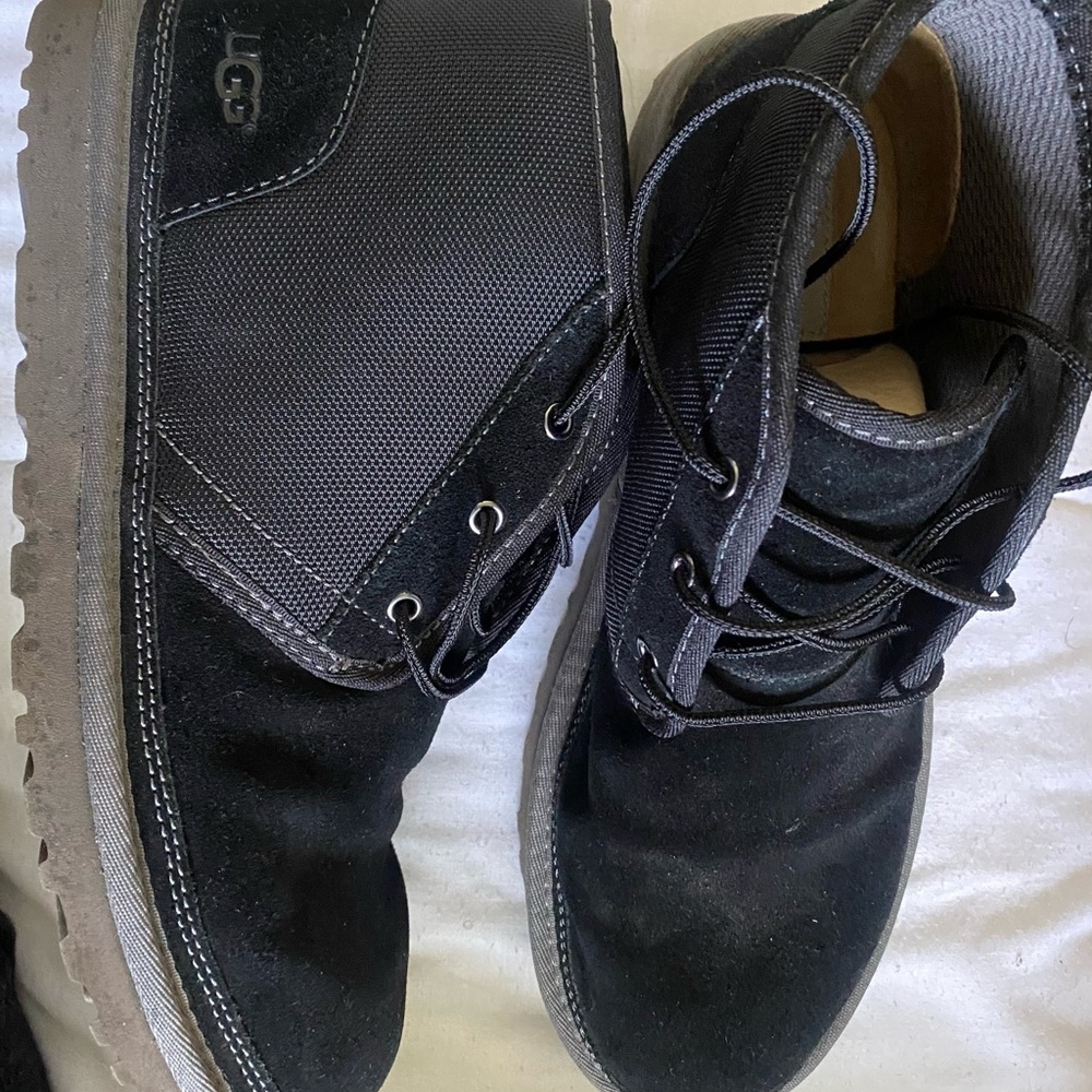 Men’s Black Ugg boots size 10.